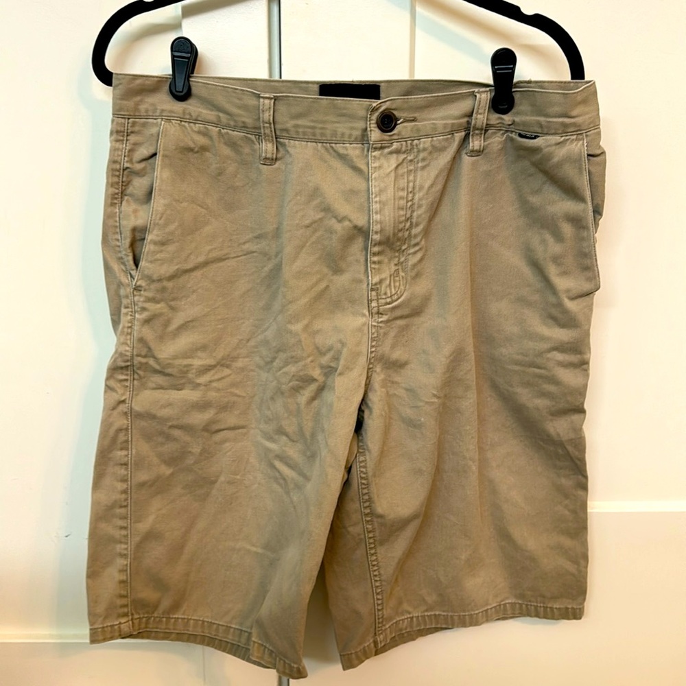 Hurley men’s shorts 32